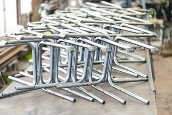 幼稚園のFRPテーブル