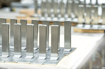 ステンレス_コロナアクリル立て,溶接